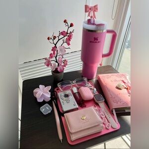 Stanley OG Azalea Quencher - 40 oz. - hot pink